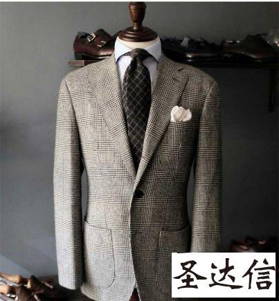 正裝西服定做與休閑西服定做一樣嗎？有哪些區(qū)別？
