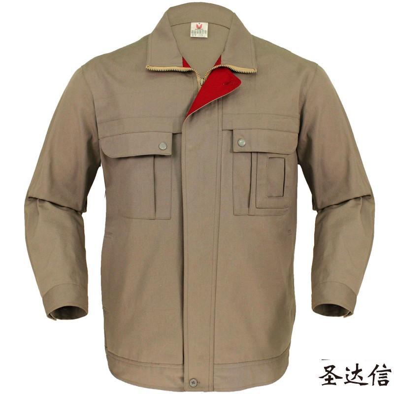 定做工作服和現(xiàn)貨工作服有什么區(qū)別？團(tuán)體定做工作服有哪些好處？